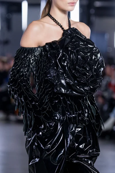 Look 210